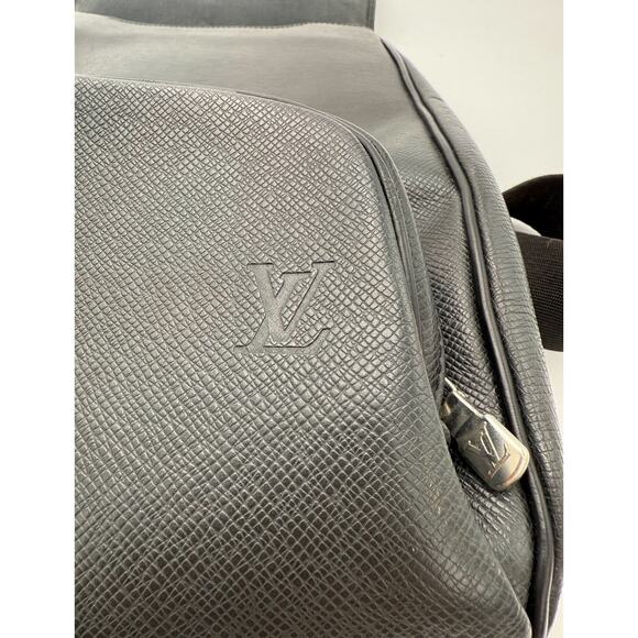 Authentic Louis Vuitton Cassier Backpack – Black Taiga Leather (Authenticated) - Picture 5 of 15